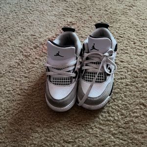 Jordan 4 military black